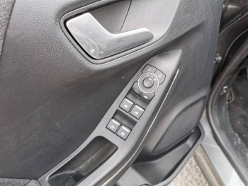 Photo 7 du bon plan FORD Puma 1.0 Flexifuel 125ch S&S mHEV Titanium occasion à 19900 €