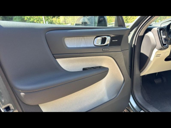 Photo 15 du bon plan VOLVO XC40 B3 163ch Ultra DCT 7 occasion à 48900 €