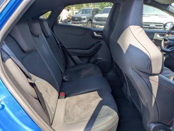 Photo 18 du bon plan FORD Puma 1.0 EcoBoost Hybrid 170ch ST S&S Powershift occasion à 35400 €