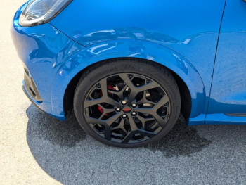 Photo 24 du bon plan FORD Puma 1.0 EcoBoost Hybrid 170ch ST S&S Powershift occasion à 35400 €