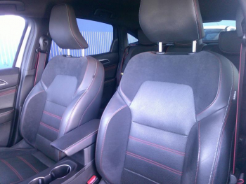 Photo 16 du bon plan RENAULT Arkana 1.6 E-Tech 145ch RS Line -21B occasion à 20900 €