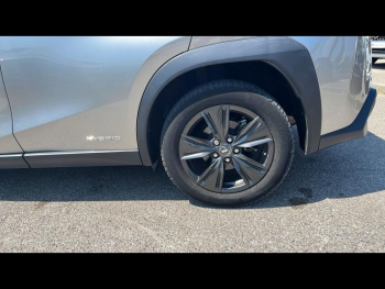 Photo 4 du bon plan LEXUS UX 250h 2WD Luxe MY21 occasion à 23990 €