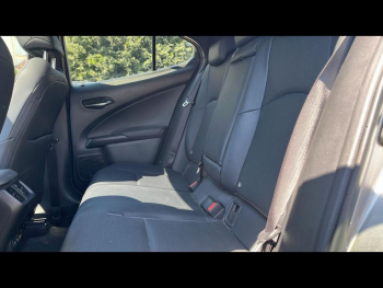 Photo 11 du bon plan LEXUS UX 250h 2WD Luxe MY21 occasion à 23990 €