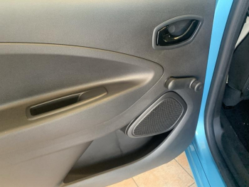 Photo 13 du bon plan RENAULT Zoe Life charge normale R110 occasion à 9990 €