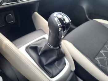 Photo 4 du bon plan NISSAN Micra 1.0 IG-T 92ch Made in France occasion à 12990 €