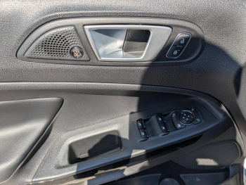 Photo 9 du bon plan FORD EcoSport Flexifuel 1.0 Ecoboost 125ch Titanium 6cv occasion à 17901 €