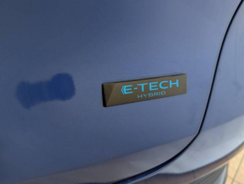 Photo 11 du bon plan RENAULT Captur 1.6 E-Tech full hybrid 145ch esprit Alpine occasion à 31490 €