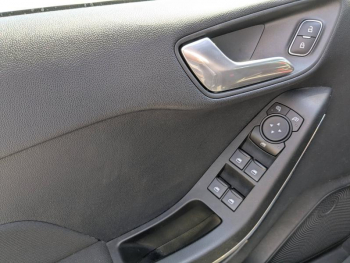 Photo 9 du bon plan FORD Fiesta 1.0 EcoBoost Hybrid 125ch ST-Line 5p occasion à 17900 €