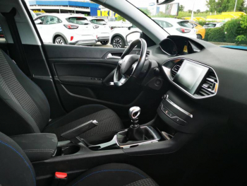 Photo 5 du bon plan PEUGEOT 308 1.2 PureTech 130ch Style RAPPEL PEUGEOT OK occasion à 10880 €
