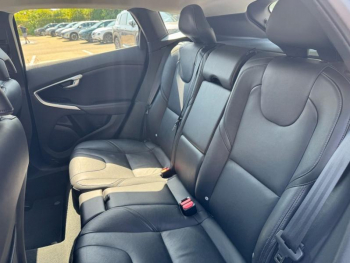 Photo 18 du bon plan VOLVO V40 T2 122ch Signature Edition occasion à 15390 €