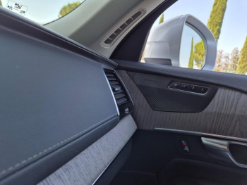 Photo 28 du bon plan VOLVO XC90 T8 AWD 303 + 87ch Inscription Luxe Geartronic occasion à 48900 €