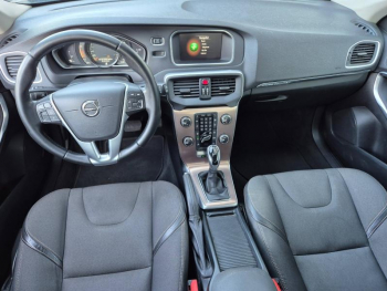 Photo 4 du bon plan VOLVO V40 Cross Country T3 152ch Ãversta Edition Geartronic occasion à 15990 €