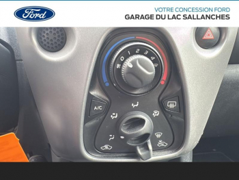 Photo 20 du bon plan TOYOTA Aygo 1.0 VVT-i 72ch x-play x-app 5p MC18 occasion à 9900 €