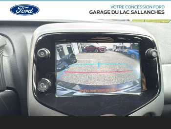 Photo 21 du bon plan TOYOTA Aygo 1.0 VVT-i 72ch x-play x-app 5p MC18 occasion à 9900 €