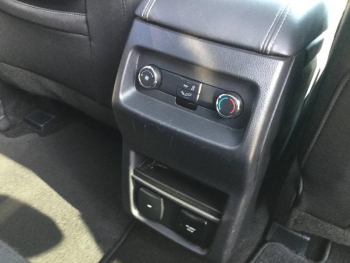 Photo 14 du bon plan FORD Galaxy 2.0 EcoBlue 150ch Titanium occasion à 19900 €