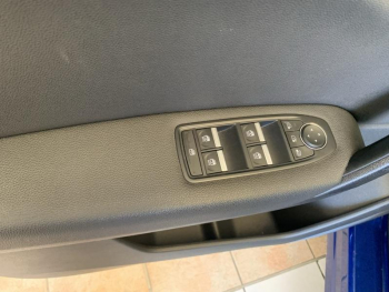 Photo 10 du bon plan RENAULT Captur 1.3 TCe 155ch FAP Intens EDC - 20 occasion à 18490 €
