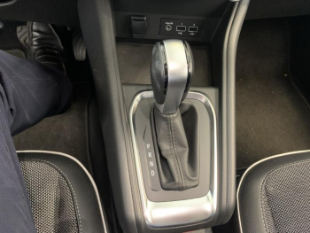 Photo 11 du bon plan RENAULT Captur 1.3 TCe 155ch FAP Intens EDC - 20 occasion à 18490 €