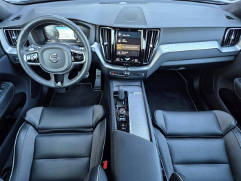 Photo 4 du bon plan VOLVO XC60 T8 Twin Engine 303 + 87ch R-Design Geartronic occasion à 39800 €