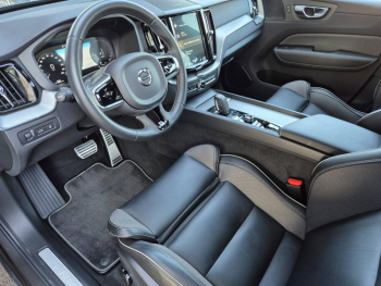 Photo 5 du bon plan VOLVO XC60 T8 Twin Engine 303 + 87ch R-Design Geartronic occasion à 39800 €