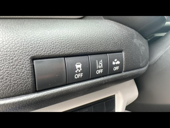 Photo 17 du bon plan SUZUKI Swift 1.2 Hybrid 83ch PrivilÃ¨ge occasion à 18990 €