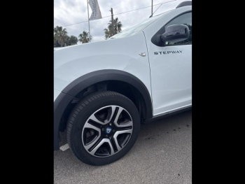 Photo 19 du bon plan DACIA Sandero 0.9 TCe 90ch 15 ans Easy-R STEPWAY occasion à 13990 €