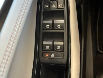Photo 13 du bon plan RENAULT Espace 1.2 E-Tech full hybrid 200ch Iconic 7 places - 24 occasion à 39490 €