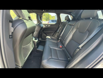 Photo 6 du bon plan VOLVO XC60 T6 Hybride Rechargeable 350ch Black Edition Geartronic 8 AWD occasion à 80500 €