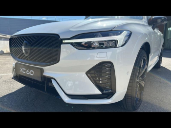 Photo 13 du bon plan VOLVO XC60 T6 Hybride Rechargeable 350ch Black Edition Geartronic 8 AWD occasion à 80500 €