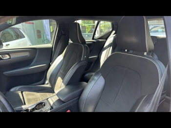 Photo 5 du bon plan VOLVO XC40 D4 AdBlue AWD 190ch R-Design Geartronic 8 occasion à 24900 €