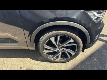 Photo 11 du bon plan VOLVO XC40 D4 AdBlue AWD 190ch R-Design Geartronic 8 occasion à 24900 €