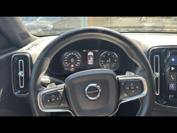 Photo 16 du bon plan VOLVO XC40 D4 AdBlue AWD 190ch R-Design Geartronic 8 occasion à 24900 €