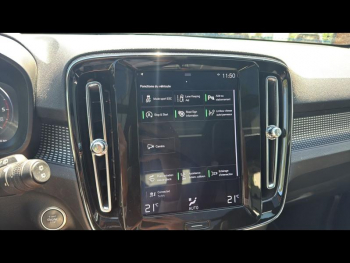 Photo 18 du bon plan VOLVO XC40 D4 AdBlue AWD 190ch R-Design Geartronic 8 occasion à 24900 €