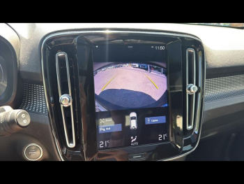 Photo 20 du bon plan VOLVO XC40 D4 AdBlue AWD 190ch R-Design Geartronic 8 occasion à 24900 €