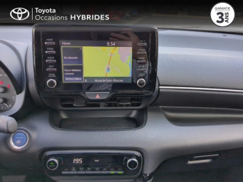 Photo 15 du bon plan TOYOTA Yaris 116h Dynamic Business 5p + Programme Beyond Zero Academy MY22 occasion à 21990 €