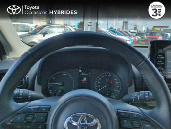 Photo 13 du bon plan TOYOTA Yaris 116h Dynamic Business 5p + Programme Beyond Zero Academy MY22 occasion à 21490 €