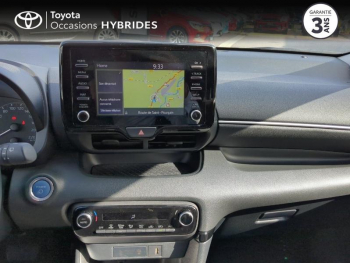 Photo 15 du bon plan TOYOTA Yaris 116h Dynamic Business 5p + Programme Beyond Zero Academy MY22 occasion à 21490 €
