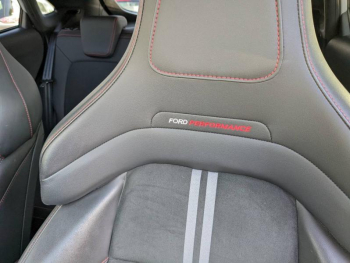 Photo 21 du bon plan FORD Puma 1.0 EcoBoost 170ch S&S mHEV ST Powershift occasion à 31900 €