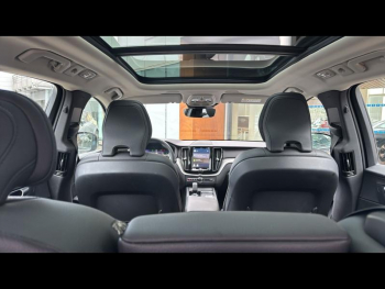 Photo 11 du bon plan VOLVO XC60 T6 AWD 253 + 145ch  Plus Style Dark Geartronic occasion à 53900 €
