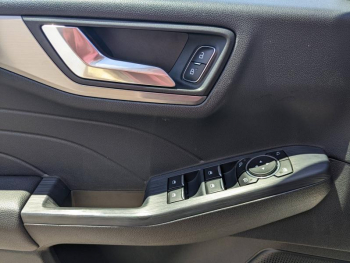 Photo 5 du bon plan FORD Kuga 2.5 Duratec 190ch FHEV E85 Titanium BVA occasion à 24990 €