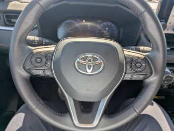 Photo 15 du bon plan TOYOTA RAV4 2.5 Hybride 222ch Trail AWD-i MY23 occasion à 37990 €