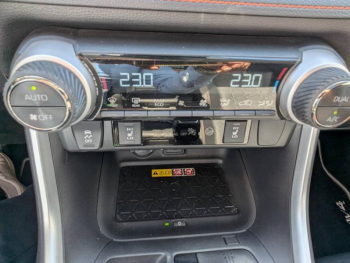 Photo 19 du bon plan TOYOTA RAV4 2.5 Hybride 222ch Trail AWD-i MY23 occasion à 37990 €