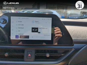 Photo 7 du bon plan LEXUS UX 250h Luxe 2WD occasion à 28990 €