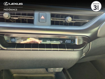 Photo 11 du bon plan LEXUS UX 250h Luxe 2WD occasion à 28990 €