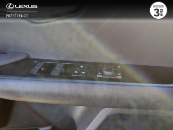 Photo 12 du bon plan LEXUS UX 250h Luxe 2WD occasion à 28990 €