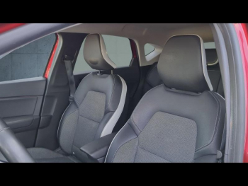 Photo 10 du bon plan RENAULT Captur 1.6 E-Tech hybride 145ch Intens -21 occasion à 17900 €