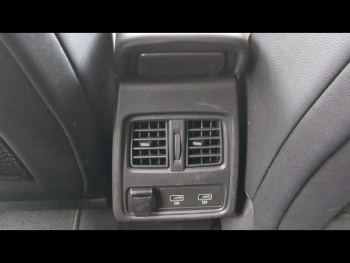 Photo 12 du bon plan RENAULT Captur 1.6 E-Tech hybride 145ch Intens -21 occasion à 17900 €