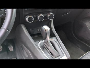 Photo 16 du bon plan RENAULT Captur 1.6 E-Tech hybride 145ch Intens -21 occasion à 17900 €