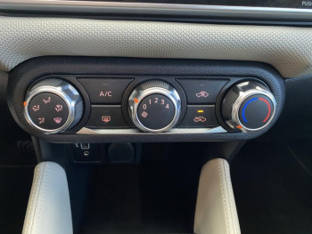 Photo 13 du bon plan NISSAN Micra 1.0 IG-T 100ch Acenta 2019 occasion à 13990 €