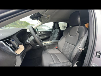 Photo 5 du bon plan VOLVO XC60 T6 Hybride Rechargeable 350ch Plus Style Dark Geartronic 8 AWD occasion à 66900 €