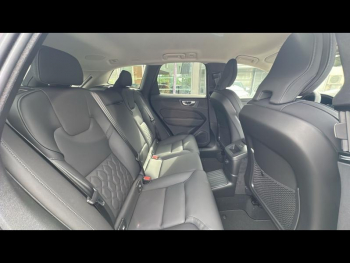 Photo 34 du bon plan VOLVO XC60 T6 Hybride Rechargeable 350ch Plus Style Dark Geartronic 8 AWD occasion à 66900 €